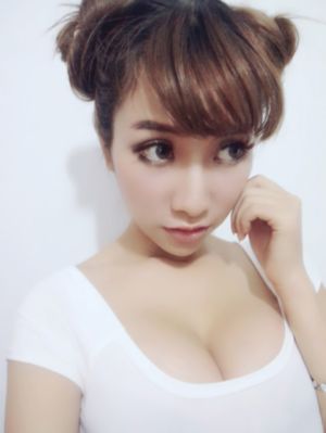 美女裸胸照片_蓝光手机在线看
