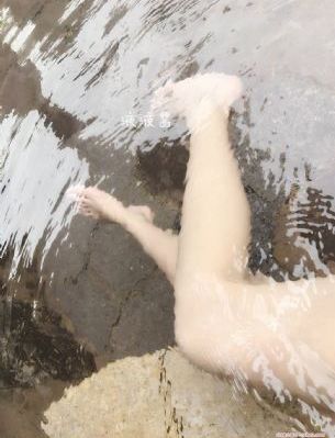 老师把我蕾丝裙掀开打屁股_DVD完整版观看